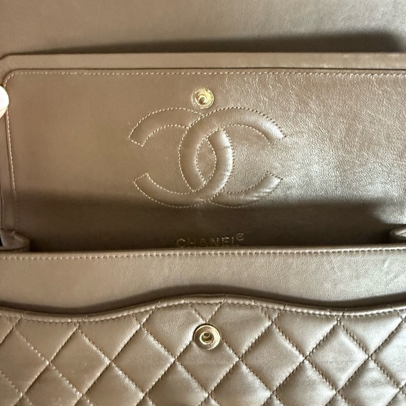 Chanel classic medium double flap 24K gold plated hardware in chocolate Brown - Picture 7 of 12